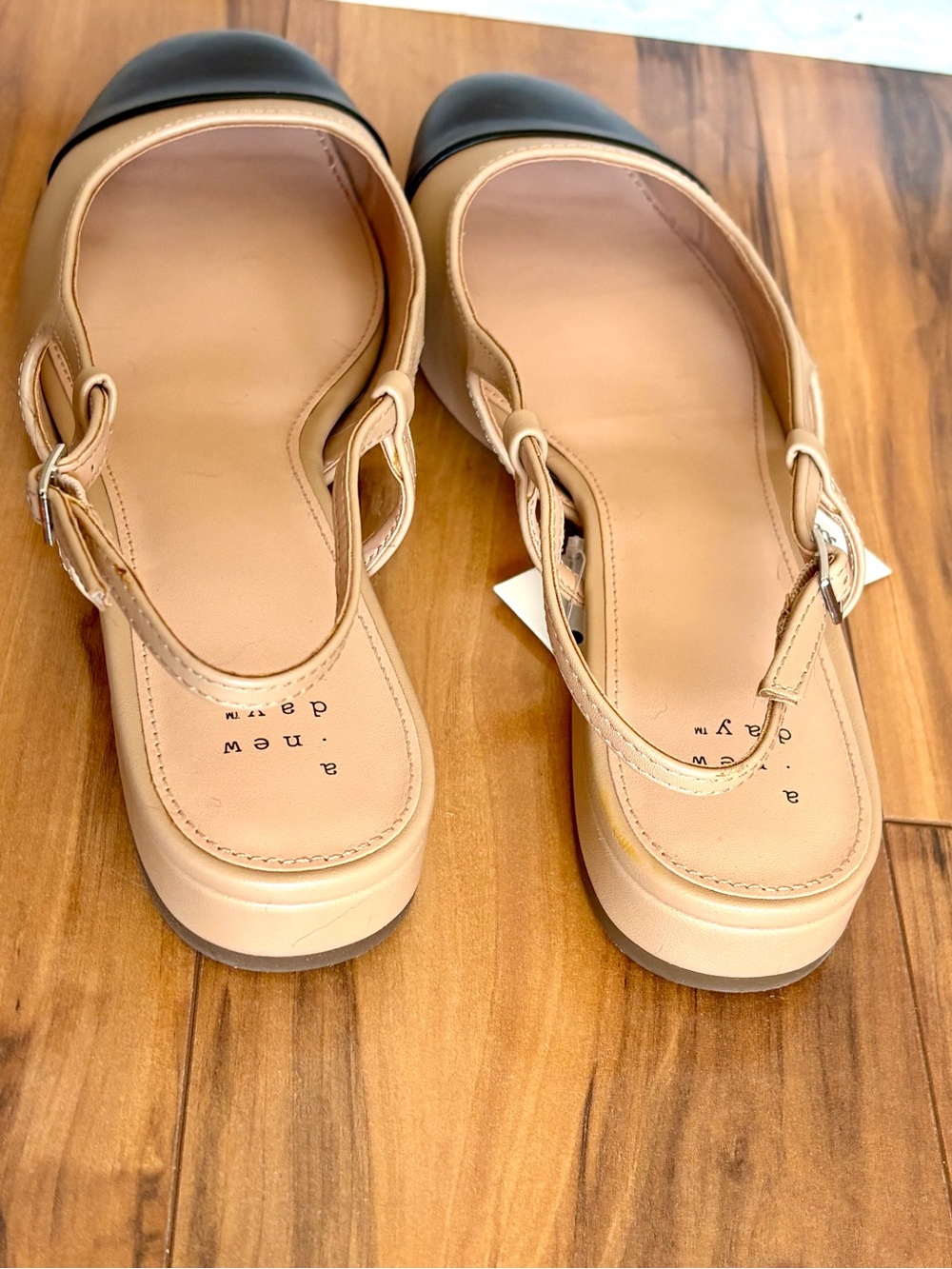 A New Day Two-Tone Beige and Black Cap-Toe Slingback Ballet Flats size 8.5 - Picture 4 of 6